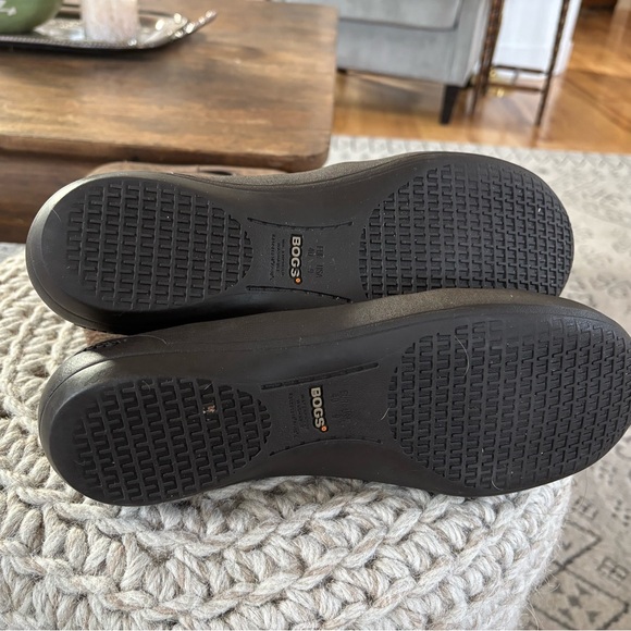 Bogs Brown Patterned Boots - Picture 2 of 4